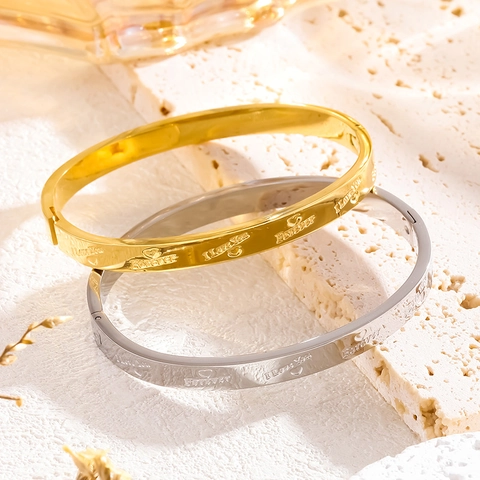 Jonc Gravé Heart Love Forever Acier Inoxydable Titane Bijoux Romantiques Minimalistes Cadeau Pour Femmes