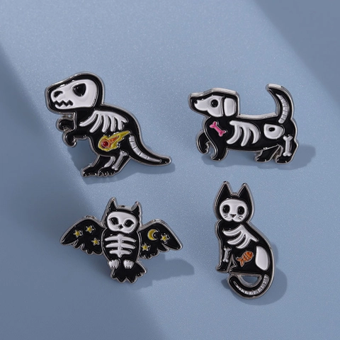 Broche De Esmalte Gato Negro Con Cuchillo Punk Aleación Esqueleto Animal Calavera Insignia Joyería Gótica Ornamento