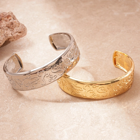 Vintage Alloy Cuff Bracelet For Women Retro Relief Pattern Wide Open Bangle Palace Style Gold Silver Color Accessory