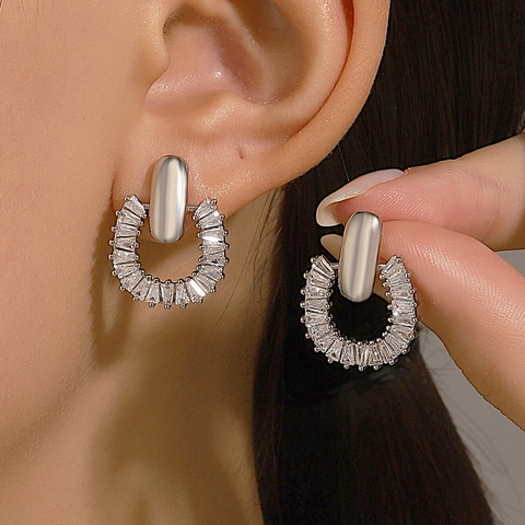 Französisch Leichter Luxus Geometrische Creolen Für Damen Personalisierte Kupfer Zirkonia Eingelegt Mode Ohrstecker Schmuck Geschenk