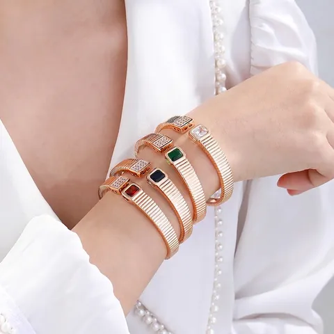 Brazalete Abierto de Aleación Vintage con Diamantes de Imitación para Mujer Piedra Cuadrada Geométrica Texturizada Chapado en Oro