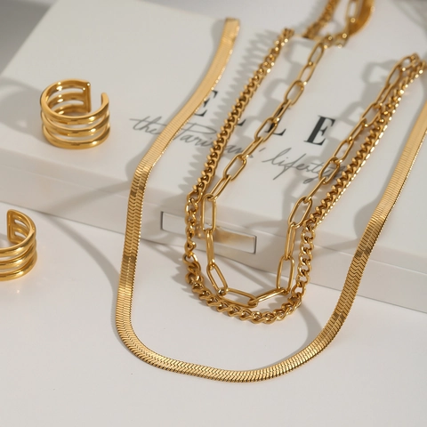 Collana Tripla In Acciaio Inossidabile Placcato Oro 18K Catena Serpente Graffetta Resistente All'acqua Ipoallergenico Gioielli Donna