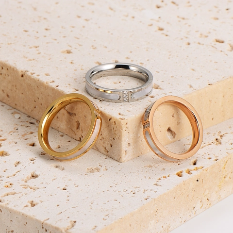 Anillo De Acero Inoxidable 304 Nácar Blanco Tres Circonitas Joyas Elegantes Minimalistas Para Mujeres