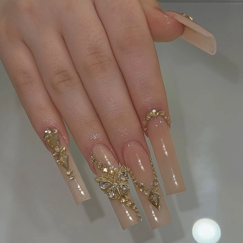 Lange Coffin Plaknagels Nude Roze Strass Gouden Vlinder Decor Elegante Kunstnagels Met Plakstrips En Vijl