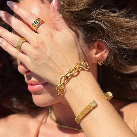 Pulsera De Acero Inoxidable Bañada En Oro De 18K Impermeable Para Mujer Cadena Cubana Perla De Agua Dulce Piedra Negra