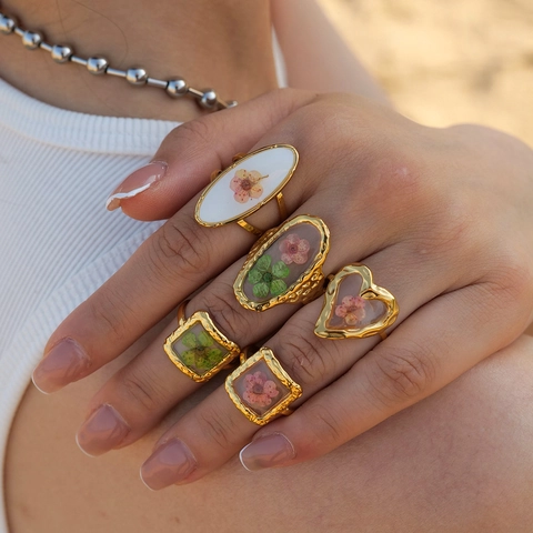 Anello Regolabile Resina Fiori Secchi Vintage Acciaio Inossidabile Placcato Oro Trama Martellata Gioielli Boho Donna