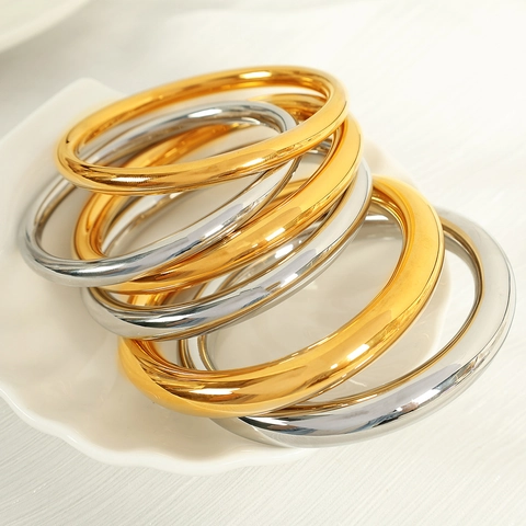 Minimalist Polished Stainless Steel Bangle Bracelet 18K Gold Plated Plain Round Smooth Mirror Finish For Women