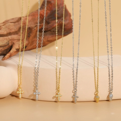 Collana In Rame Elegante Con Pendente A Croce E Ghianda In Zircone Placcato Oro Gioielli Minimalisti Per Donne