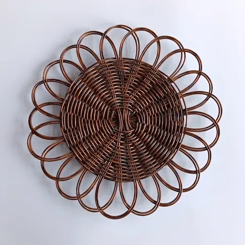 Decorazione Murale Rotonda Tessuta a Mano in Rattan Plastica Decorazione per la Casa Creativa Sospensione Murale Ornamento per Sfondo di Soggiorno