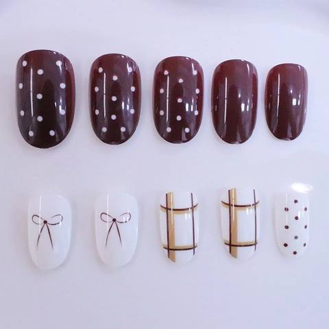 Bruine Polka Dot Boog Plaid Oval Press On Nails Glanzend ABS Plastic Kunstnagels Met Jelly Lijm En Vijl