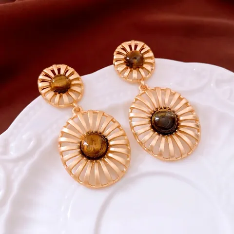 Boucles D'oreilles Pendantes Creuses En Alliage Avec Oeil De Tigre Et Tige En Argent Style Rétro Français Femmes