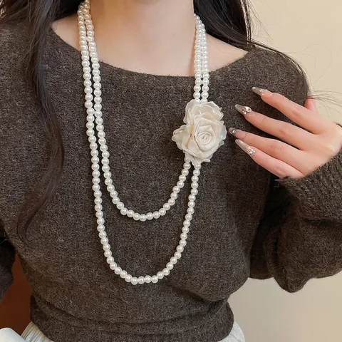 Collana Lunga Di Künstliche Perle Sintetiche Con Grande Rosa In Tessuto Elegante Catena Multistrato Gioielli Vintage Donna