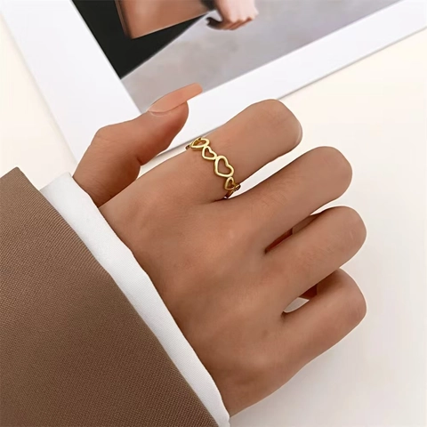 Bague Ouverte en Cuivre Cœur Creux Minimaliste Vintage pour Femme Anneau Réglable en Or Style Ins Bijoux de Mode Cadeau