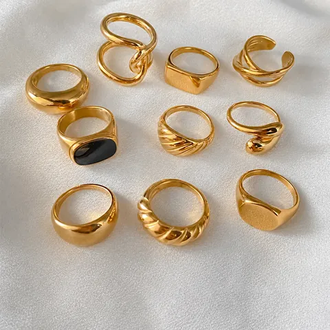 Bague Anneau Minimaliste en Acier Inoxydable Bague de Mode Torsadée Géométrique Occidentale Bijoux Plaqués Or Argent pour Hommes Femmes Cadeau Quotidien