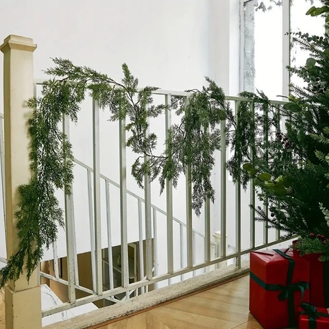 Artificial Pine Needle Christmas Garland With Warm LED Lights Realistic PE Plastic For Fireplace Table Home Decor