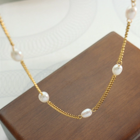 Collana Con Perle D'acqua Dolce Acciaio Al Titanio Placcato Oro Lusso Francese Minimalista Elegante Catena Di Clavicole Donna