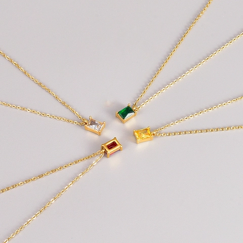 Elegante Collana Con Pendente In Pietra Preziosa Rettangolare Taglio Smeraldo Acciaio Inossidabile 316L Placcato Oro 18K Donna