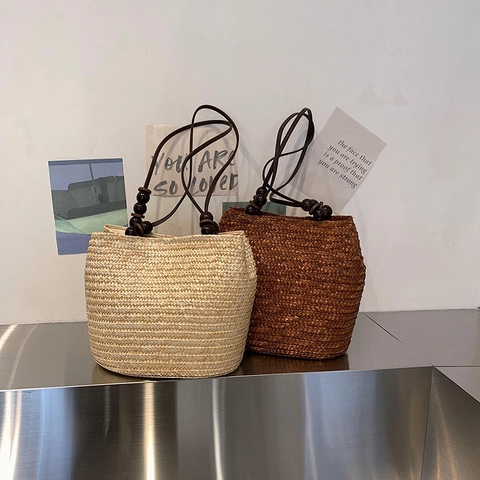 Handgefertigte Stroh Gewebte Eimertasche Mit Holzperlen Magnetverschluss Sommer Strandurlaub Schultertasche Für Damen