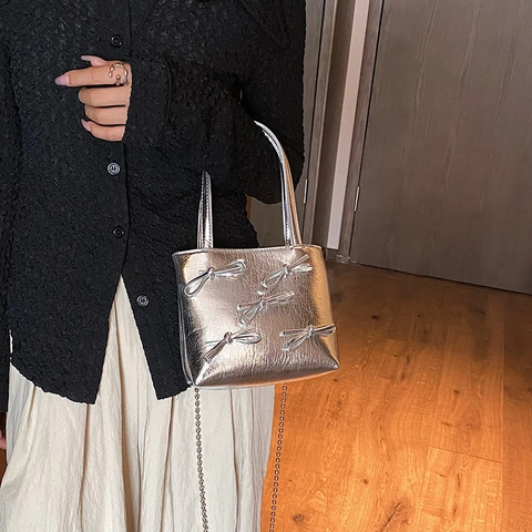 Mini Borsa A Mano Argento Metallico Pelle PU Decorazioni Fiocchi Texture Gualcita Borsa A Tracolla Catena A Sfere Donna