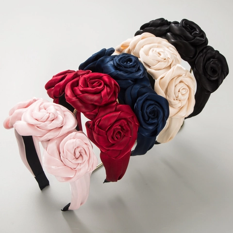 Damen Elegantes Stirnband mit 3D Satin Rosen Handgefertigt Retro Europäischer Stil Bankett Party Hochzeit Haarschmuck