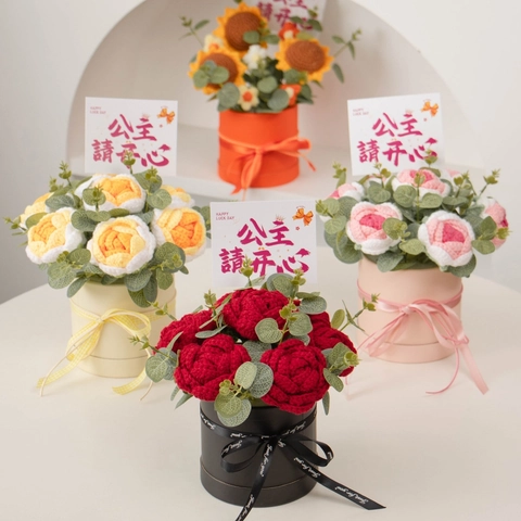 Handgefertigter Häkelblumenstrauß Aus Wollgarn Rose Sonnenblume Gestrickte Blumengesteck Runde Geschenkbox Für Valentinstag