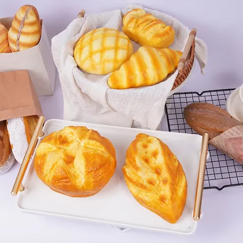 Simulación Pan Rebote Lento PU Squishy Juguete Desestresante Alimento Artificial Croissant Pan De Piña Novedad