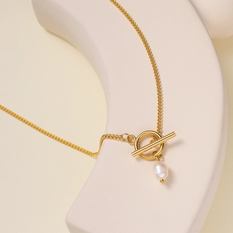 French Style Vintage OT Buckle Necklace 18K Gold Plated Stainless Steel Artificial Pearl Pendant Toggle Clasp Necklace For Women