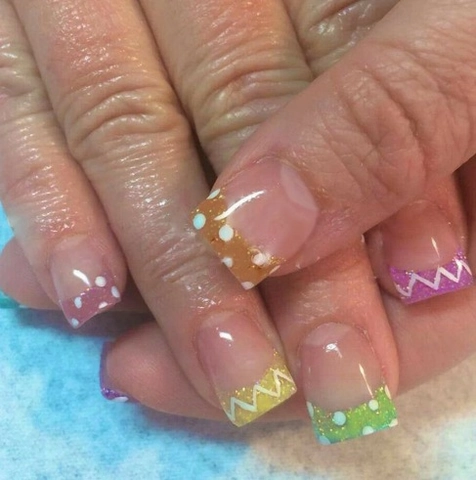 French Style Press On Nails Colorful Polka Dots Wavy Design Glossy Glitter Fake Nails Removable Short Square For Women