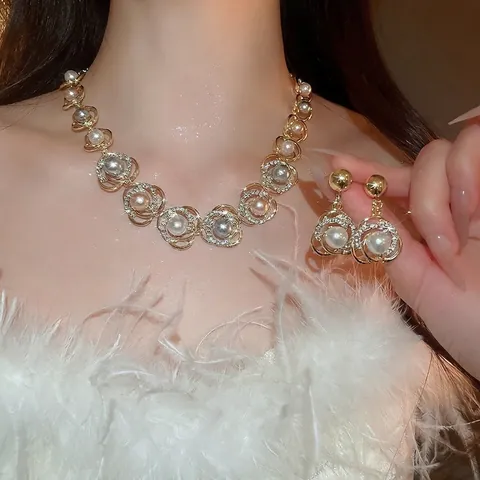 Elegant Flower Faux Artificial Pearl Necklace And Earrings With Rhinestones And Silver Earring Post Court Style Women Accessory