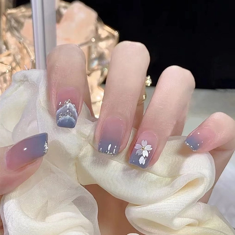 Blue Purple Gradient Press On Nails With White Flower Pattern And Silver Glitter Short Square Round False Nails