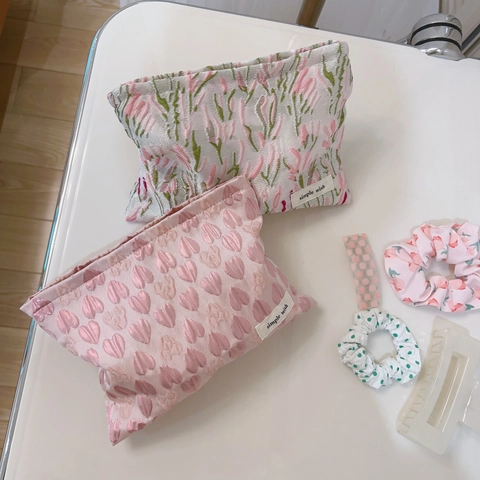 Sweet Pink Heart Floral Jacquard Fabric Cosmetic Bag Makeup Organizer Zipper Pouch For Women Daily Use