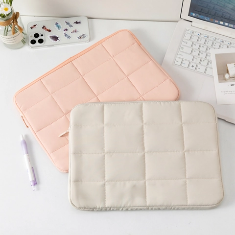 Quilted Checkered Laptop Sleeve Bag Shockproof Polyester Minimalist Notebook Case For Tablet And Notebook