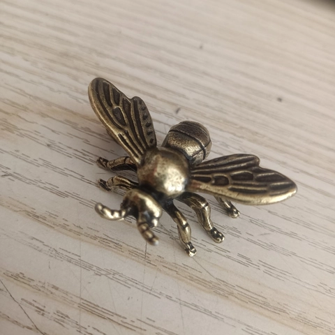 Vintage Brass Bee Figurine Metal Insect Statue Antique Copper Paperweight Home Office Desktop Decoration Ornament