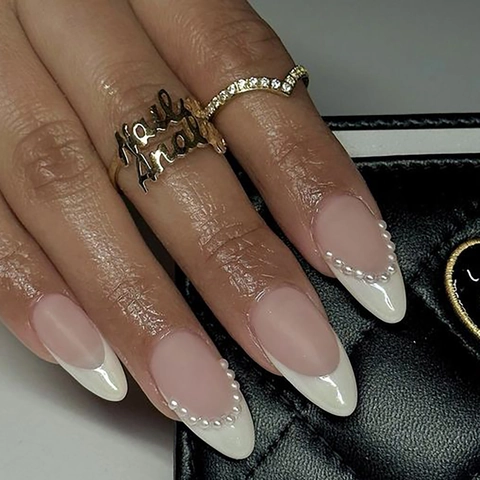 Almond Shape French Tip Press On Nails With Artificial Pearl Decor Elegant Artificial Fingernails Nude Pink