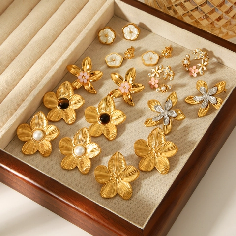 Roestvrijstalen Bloemen Oorbellen Kunstparel Rhinestone Florale Stud Sieraden Retro Elegante Accessoires Voor Dames