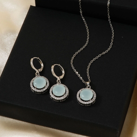 Retro Copper Necklace And Earrings Jewelry With Light Blue Round Zirconia Elegant Round Halo Pendant Accessory For Women