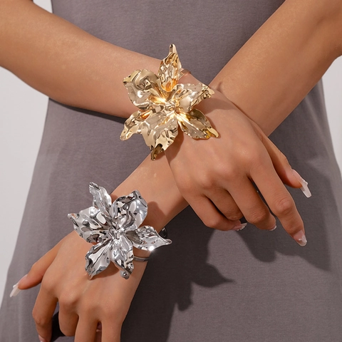 Statement Flower Cuff Bracelet Metal Wrinkled Petal Open Bangle Fashion Jewelry For Women