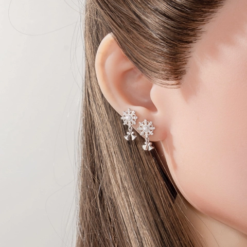 Zircon Snowflake Bowknot Ear Cartilage Stud With Artificial Pearl Center And Stainless Steel Screw Back For Women Elegant Jewelry