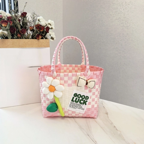 Women Plastic Woven Handbag PVC Checkered Picnic Basket With 3D Flower Bow Decoration Large Capacity Handmade Tote Bag