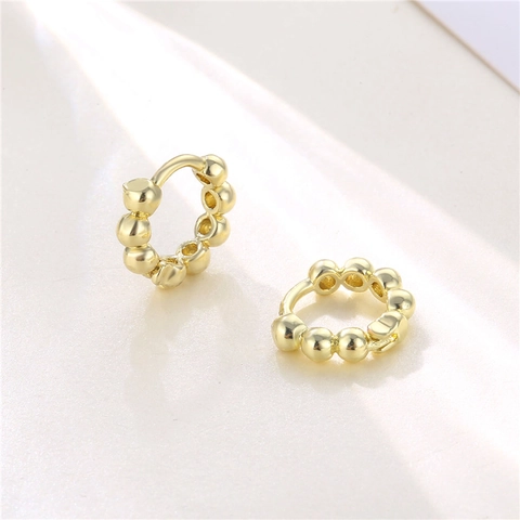 Orecchini A Cerchio Con Perline Minimalisti Rame Placcato Oro 18K Huggie Geometrico Per Donna