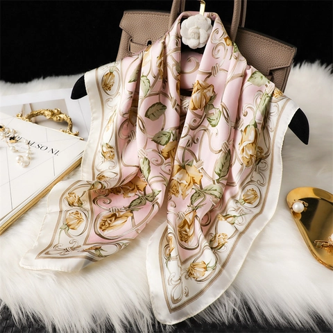 Foulard Quadrato Imitazione Raso Stampa Floreale Rosa Barocco Elegante Moda Donna Sciarpa Collo
