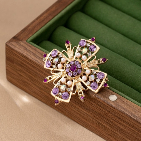 Vintage Barok Kruis Bloem Brosche voor Dames Goud Legering Strass Kunstparel Elegant Banket Feest Sieraden Accessoire
