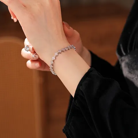 Elegant Copper Bracelet Pink Zircon Clover Flower Motif Inlaid Fashion Hand Jewelry Bangle Accessory For Women