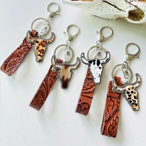 Western Bull Head Keychain Retro Embossed Genuine Leather Strap Cow Skull Pendant Bag Charm Ethnic Cowboy Style