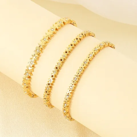 Bracciale Rigido In Acciaio Inossidabile Placcato Oro 18K Forma Di Stella Cava Zirconi Intarsiati Gioielli Di Moda
