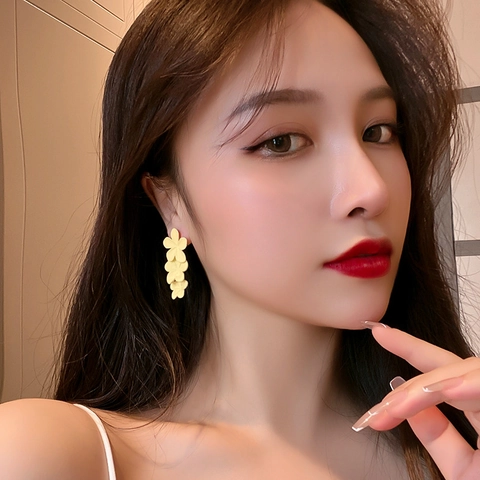 Matte Alloy Triple Flower Drop Earrings With 925 Sterling Silver Earring Post Fresh Sweet Style For Women