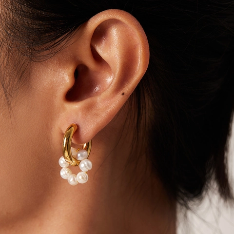 Asymmetrische Hoop Oorbellen 18K Verguld Roestvrij Staal En Natuurlijke Zoetwaterparels Cluster Hanger Voor Dames Elegant