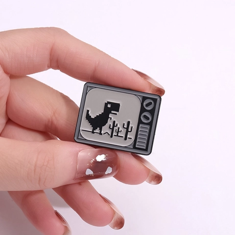 Vintage TV Abzeichen Pixel Art Dino Emaille Brosche Zinklegierung Cartoon Pin Für Rucksack Hut Unisex Dekorativer Mode Schmuck