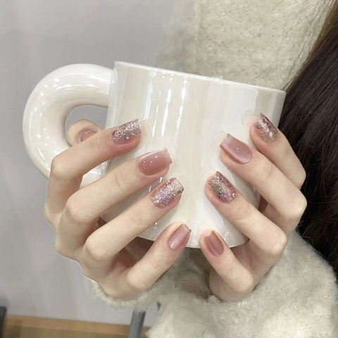 Faux Ongles À Presser Fait Main Rose Œil De Chat Avec Strass Brillant Forme Cercueil Court Couverture Totale Réutilisables