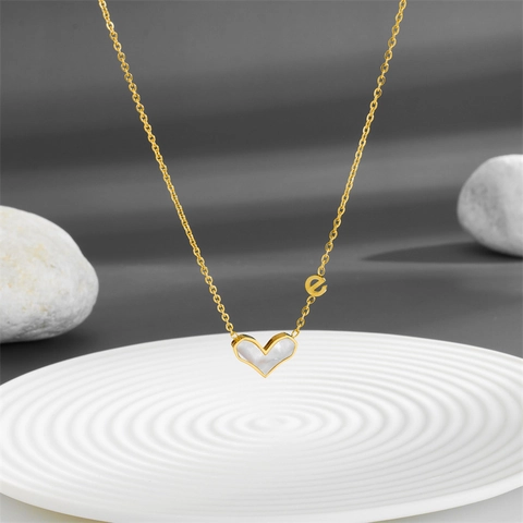 Heart Mother Of Artificial Pearl Pendant Necklace Gold Titanium Steel Initial Letter E Chic Clavicle Chain Jewelry Women